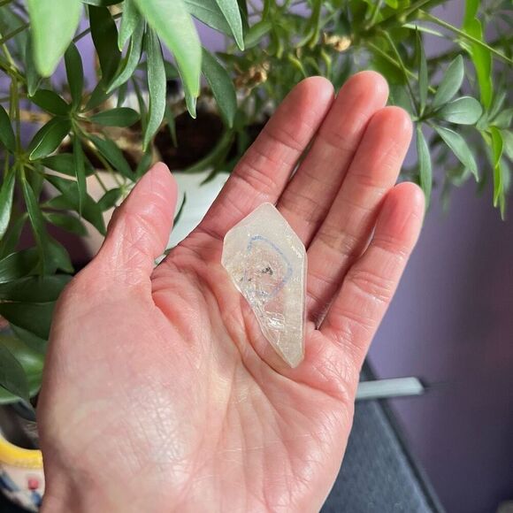 Enhydro Quartz Crystal Mobile Sediment Inclusion - Picture 3 of 13